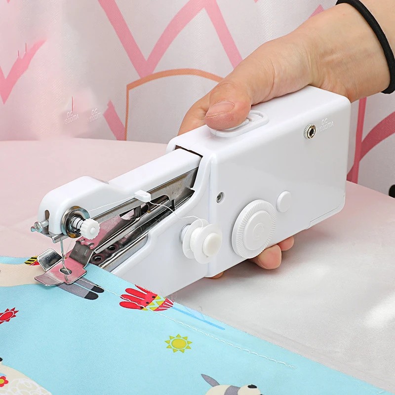 Mini sewing machine detail